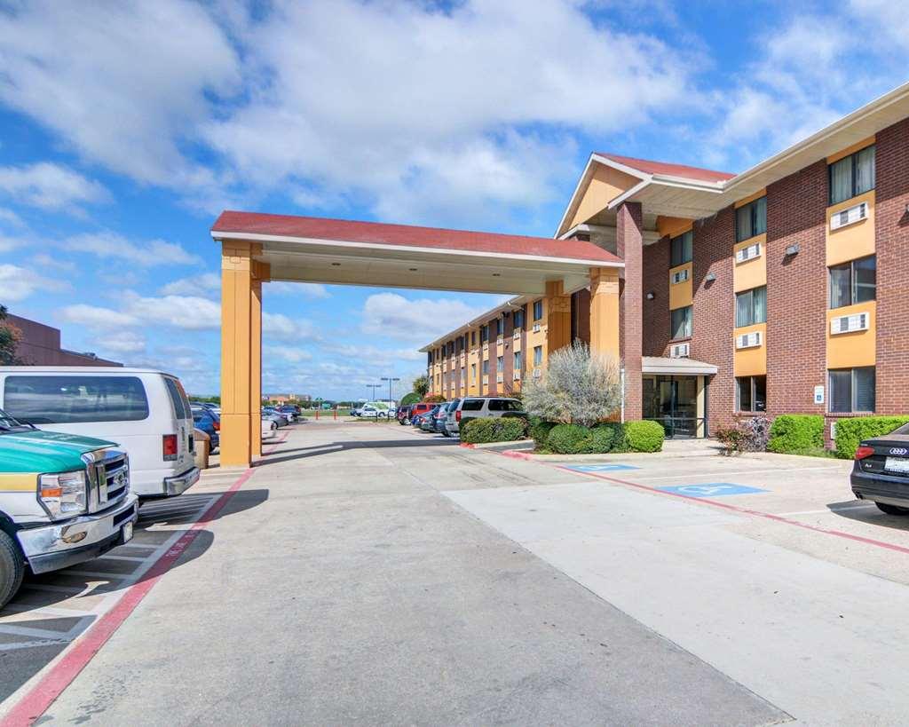 Quality Inn Dfw Airport North - Irving Exterior foto